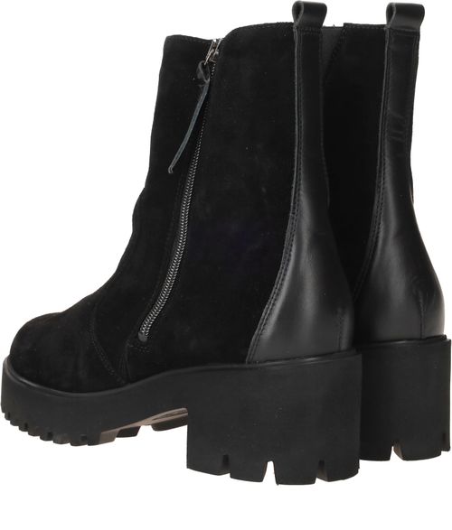 Durlinger Waldlaufer Nira